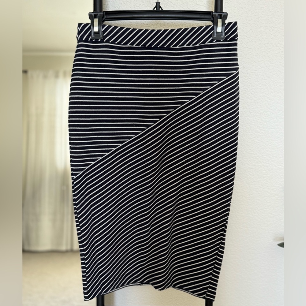 Banana Republic navy ribbed cotton skirt